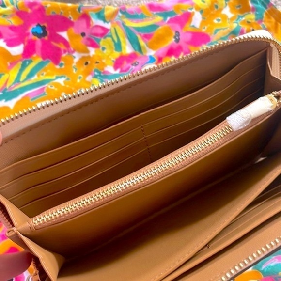 Brand New Coach Genuine Leather Chalk Quilt Long Zip Around Wristlet Wallet - Picture 11 of 15